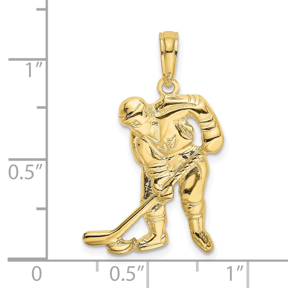 10k Hockey Player with Stick and Puck Charm (10C3754)