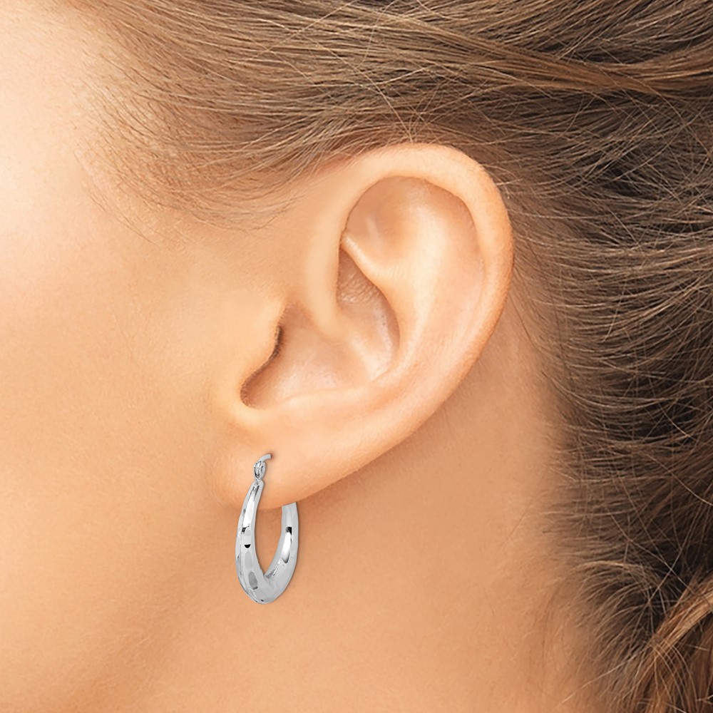 10k White Gold Polished & D/C Hoop Earrings (10ER289W)
