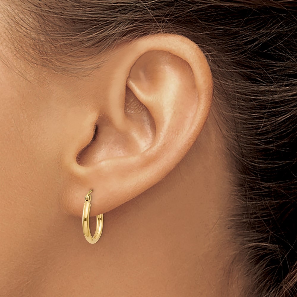 10K Polished 2mm Lightweight Tube Hoop Earrings (10T917L)