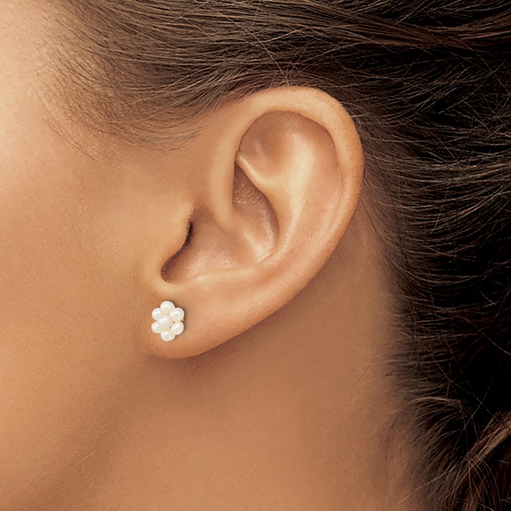 10k 2-3mm White Button Freshwater Cultured Pearl Flower Post Earrings (10XF618E)