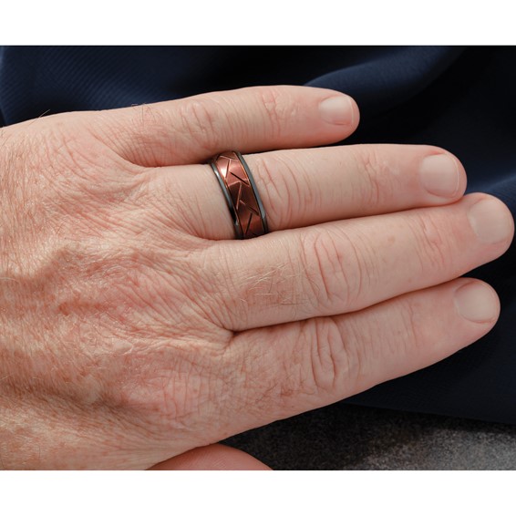 Ceramic Black Polished with Red IP-plated Scratch Finish Grooved Center 8mm