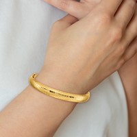 14K 5 16 Polished Fancy Hammered 8.75mm Hinged Oval Bangle Bracelet view 4