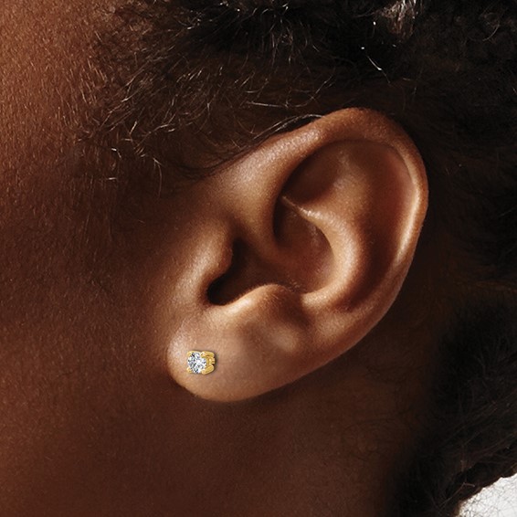 10k Round 4-Prong .25ct. Diamond Stud Earrings
