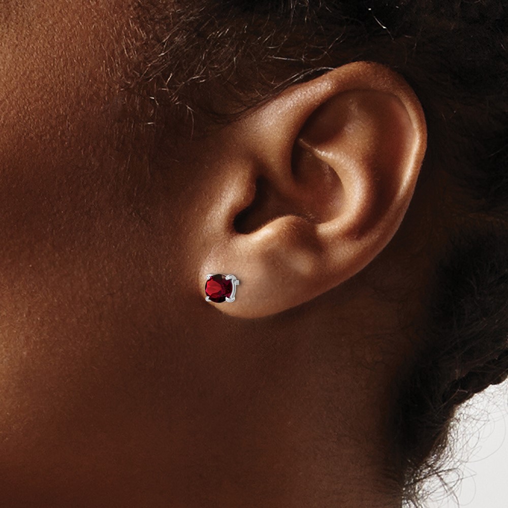 14k White Gold Round Garnet Earrings (EM7097-GA-W)