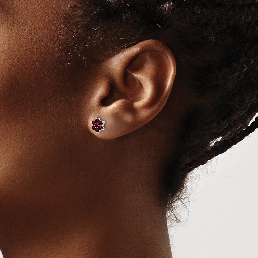14k White Gold Garnet Floral Post Earrings (EM7199-GA-W)