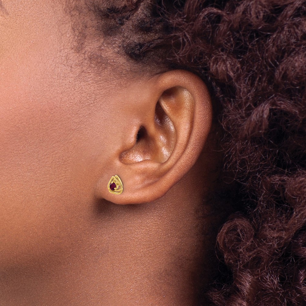 14k Rhodolite Garnet Post Earrings (EM7395-RG-Y)