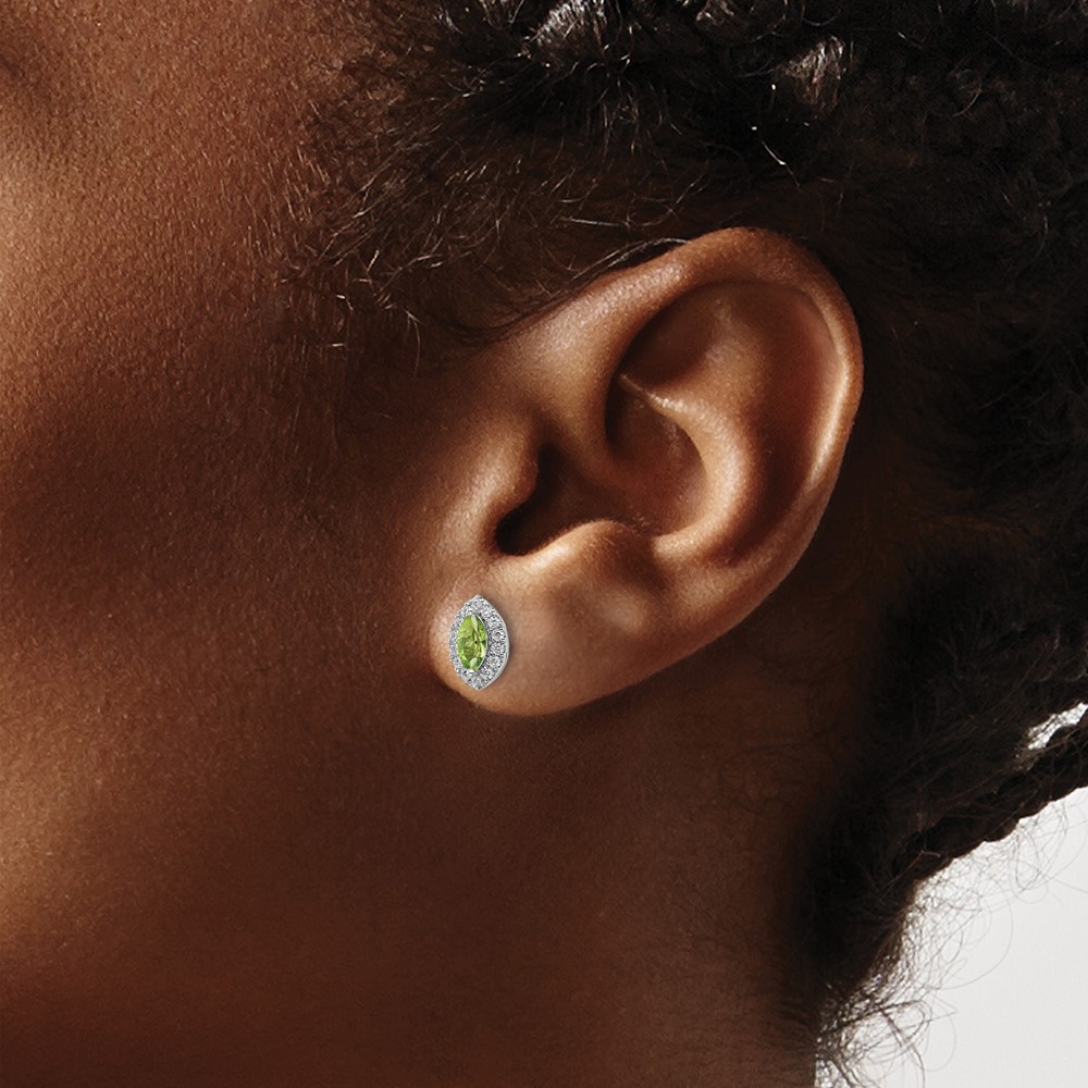 14k White Gold 1/5 carat Lab Grown Diamond VS/SI+ G+ and Peridot August Birthstone Post Earrings (EM9354-PE-020-WLG)