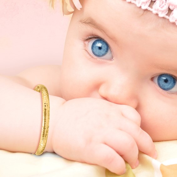 14k Madi K Kids Polished Hammered 5mm Hinged Childs Bangle