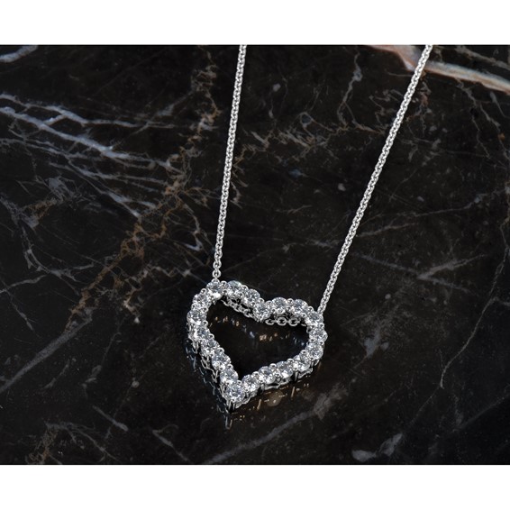 Diamond Heart Pendant Necklaces