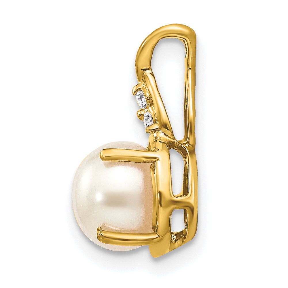 10k FWC Pearl and Diamond Pendant (PM3625-PL-003-1YA)
