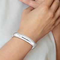 Sterling Silver Rhodium-plated Diamond-cut 12mm Hinged Bangle Bracelet Chain with Safety view 4