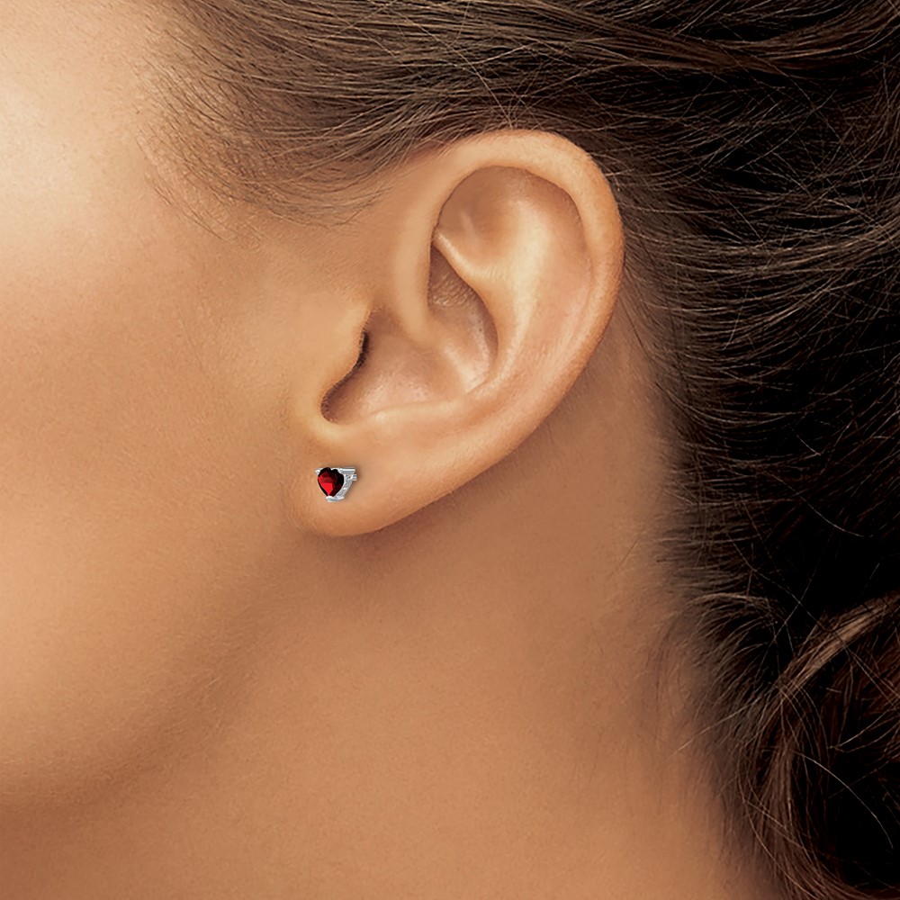 Sterling Silver Rhodium-plated 4mm Heart Garnet Post Earrings (QBE27JAN)