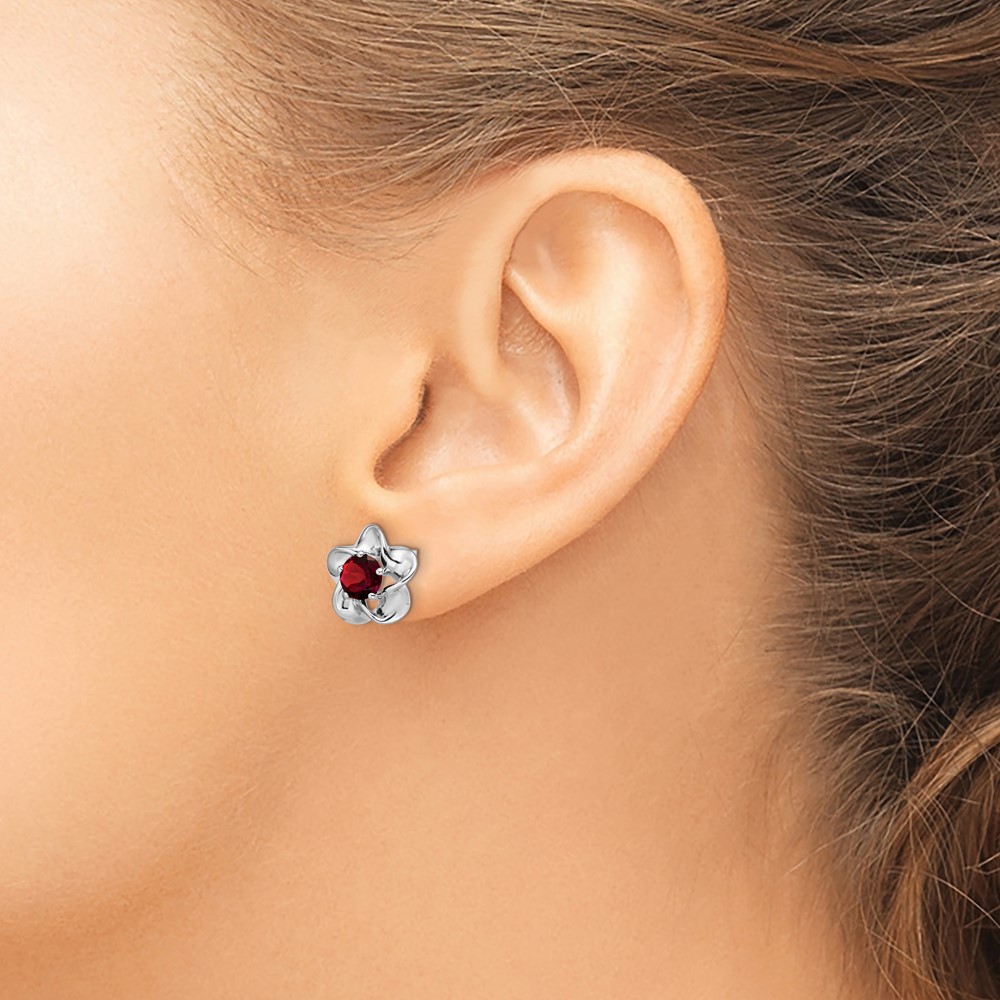 Sterling Silver Rhodium-plated Floral Garnet Post Earrings (QBE31JAN)