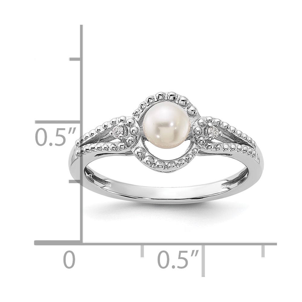 Sterling Silver Rhodium-plated FW Cultured Pearl & Diam. Ring (QBR16JUN-7)