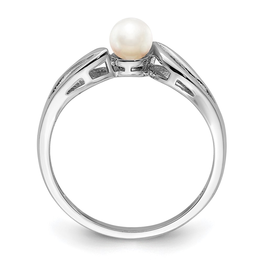 Sterling Silver Rhodium-plated FW Cultured Pearl Ring (QBR17JUN-7)