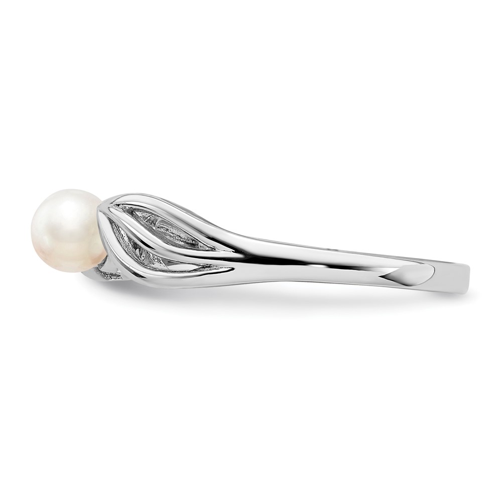 Sterling Silver Rhodium-plated FW Cultured Pearl Ring (QBR17JUN-7)
