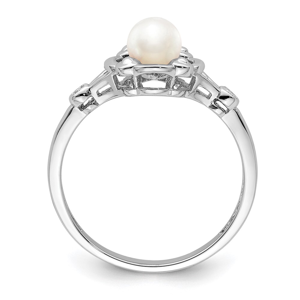 Sterling Silver Rhodium-plated FW Cultured Pearl & Diam. Ring (QBR21JUN-5)