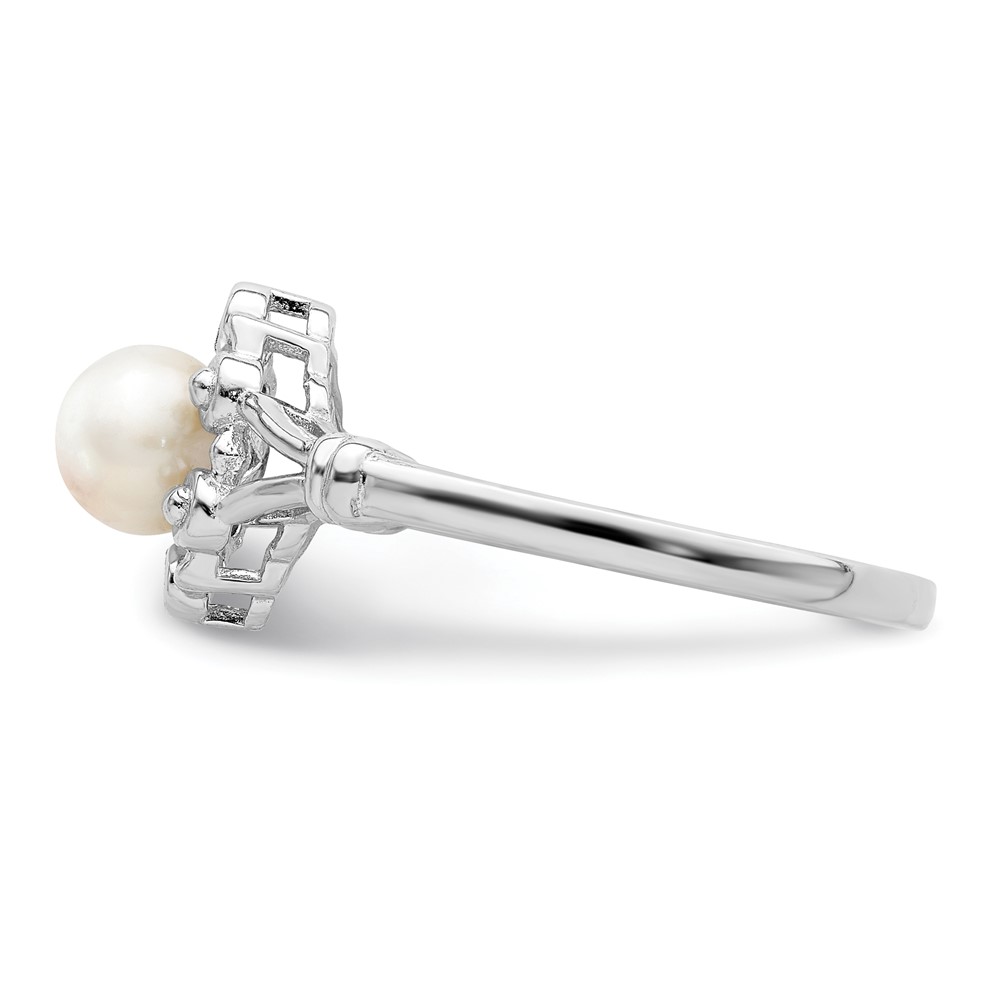 Sterling Silver Rhodium-plated FW Cultured Pearl & Diam. Ring (QBR22JUN-6)