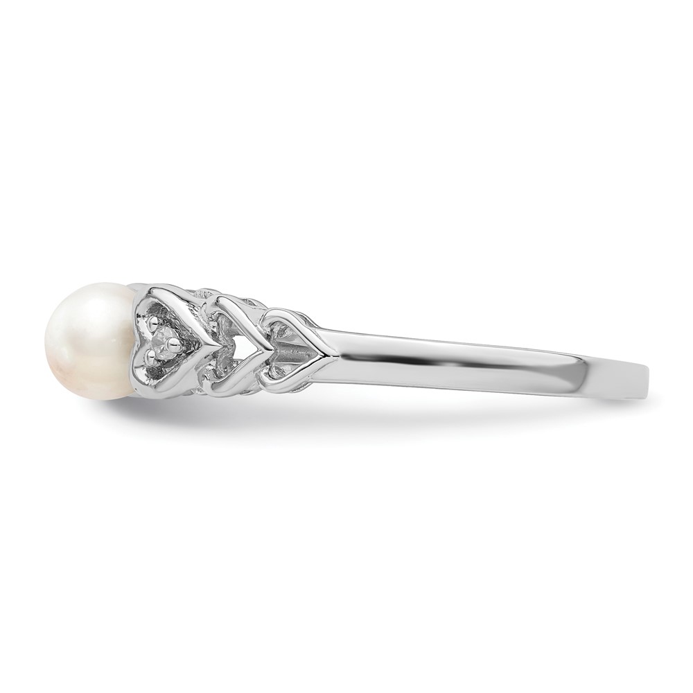 Sterling Silver Rhodium-plated FW Cultured Pearl & Diam. Ring (QBR23JUN-5)