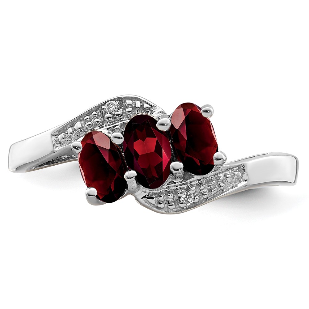 Sterling Silver Rhodium-plated 3 Stone Garnet & Diamond Ring (QDX590-6)