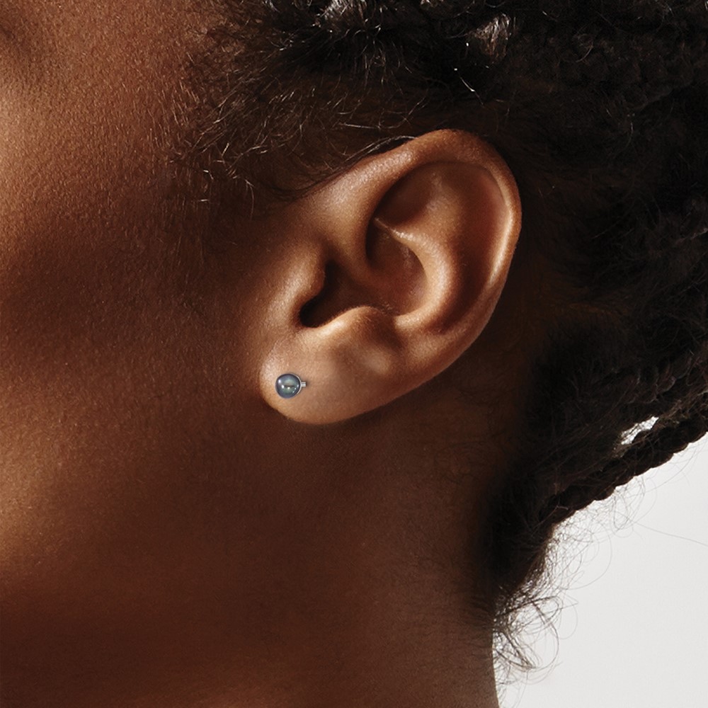 Sterling Silver Rhodium-plated 3-4mm Black Round Freshwater Cultured Pearl Post Earrings (QE12699)