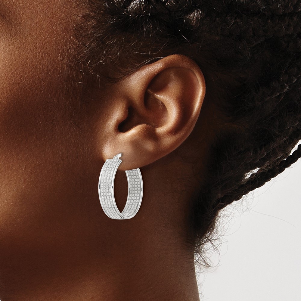 Sterling Silver Polished Fabric Glitter 6.85mm Round Hoop Earrings (QE15926)