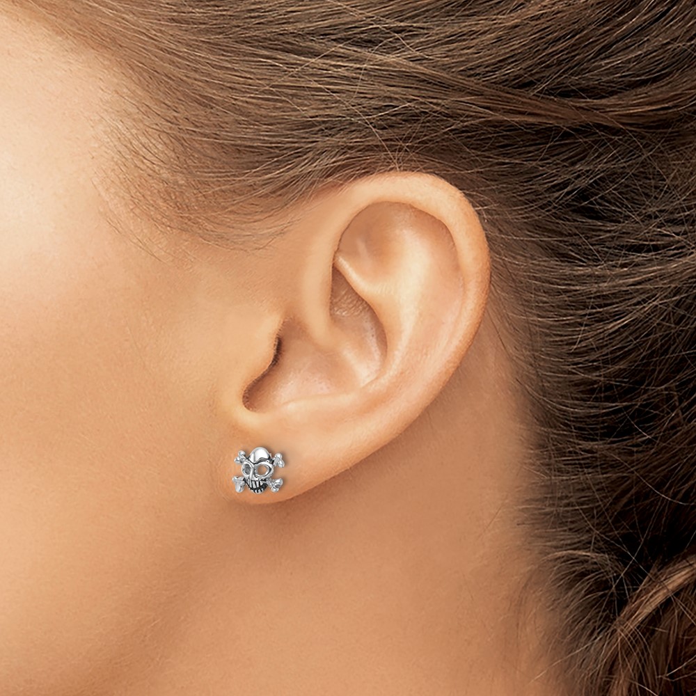 Sterling Silver Rhodium-plated Antiqued Skull and Crossbones Post Earrings (QE17612)
