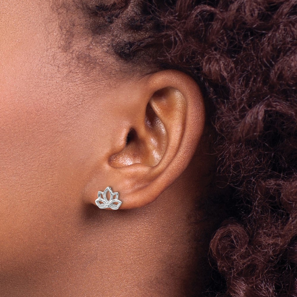 Sterling Silver Rhodium-plated Lotus Flower Post Earrings (QE17643)