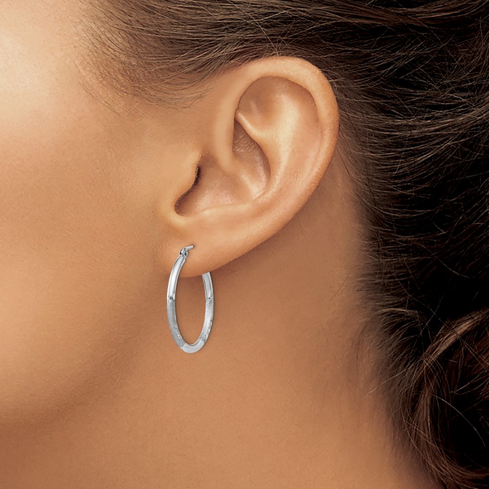 Sterling Silver Rhodium-plated 2mm Polished/Satin Diamond-cut Hoop Earrings (QE4418)