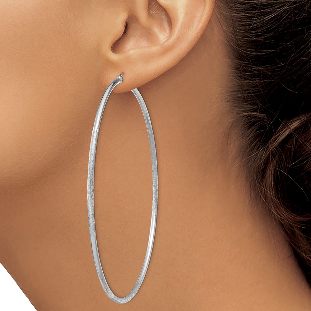 Sterling Silver Rhodium-plated 2mm Polished/Satin Diamond-cut Hoop Earrings (QE4428)