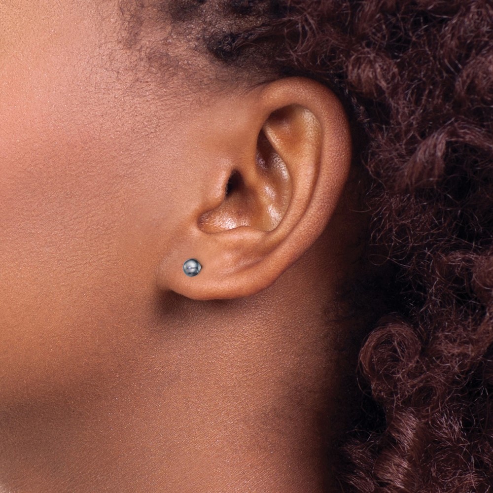 Sterling Silver Rhodium-plated 4-5mm Black Button Freshwater Cultured Pearl Post Earrings (QE7668)