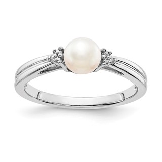 Sterling Silver Pearl and Diamond Ring