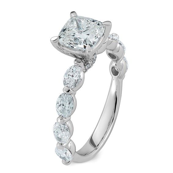 14kw 2 5/8ct Cert Cushion Ctr LabGrown Dia VS+ F+ w/ Oval Sides Comp Ring