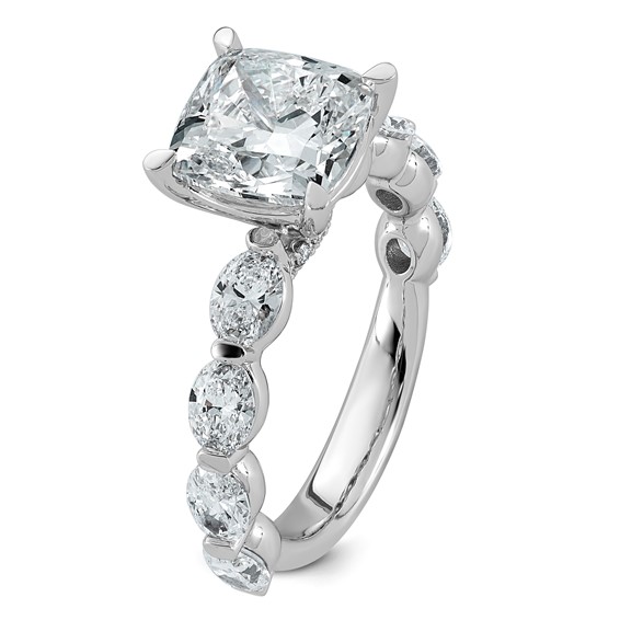 14kw 4 1/2ct Cert Cushion Ctr LabGrown Dia VS+ F+ w/ Oval Sides Comp Ring