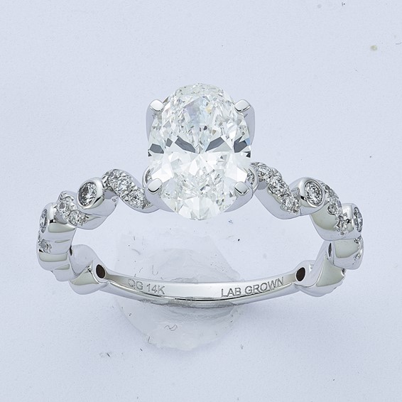 14kw Certified Oval Center Lab Grown Diamond VS+ F+ Complete Ring