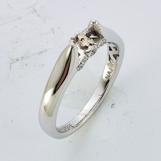 Peg Set Diamond Semi-mount Engagement Rings