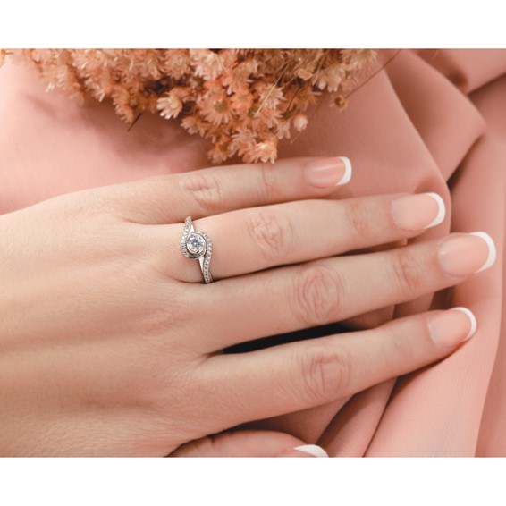 Diamond Round Semi-mount By-Pass Engagement Rings