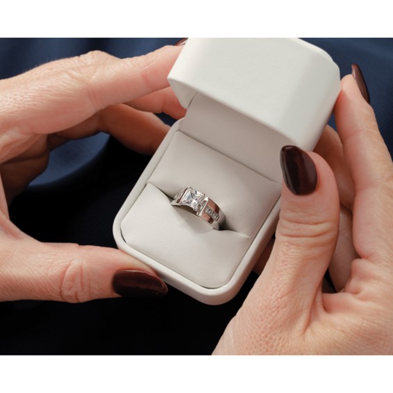 14K White Gold Peg Set Channel Princess Engagement Ring Mounting