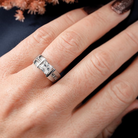 14K White Gold Peg Set 3/8 carat Channel-set Princess Diamond Semi-mount Engagement Ring