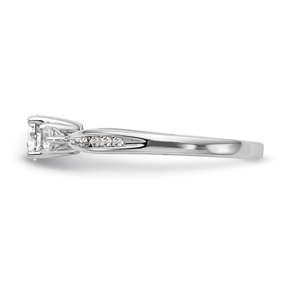3 Stone Diamond Engagement Rings