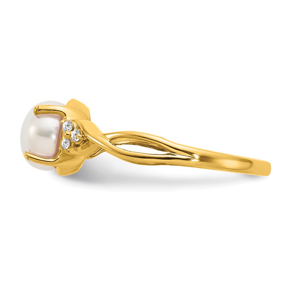 14k FWC Pearl and Diamond Ring (RM3625-PL-006-YA)