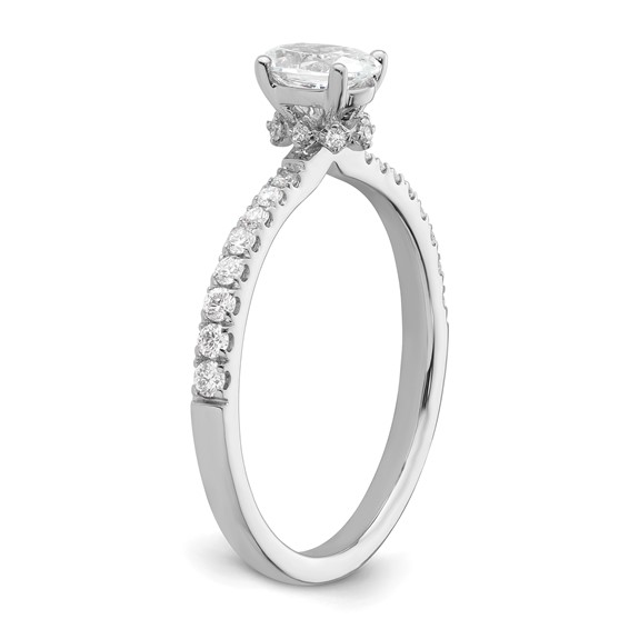 Lab Grown Diamond Oval Engagement Rings