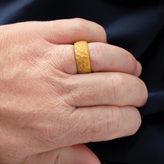 Silicone Metallic Gold 8.50mm Hammered Band