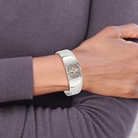 Stainless Steel Polished Circle Flower Cut-out Hinged Bangle view 3