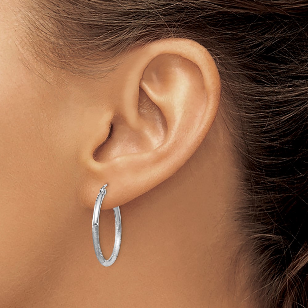 14k White Gold Satin and Diamond-cut 2mm Round Hoop Earrings (TC197)