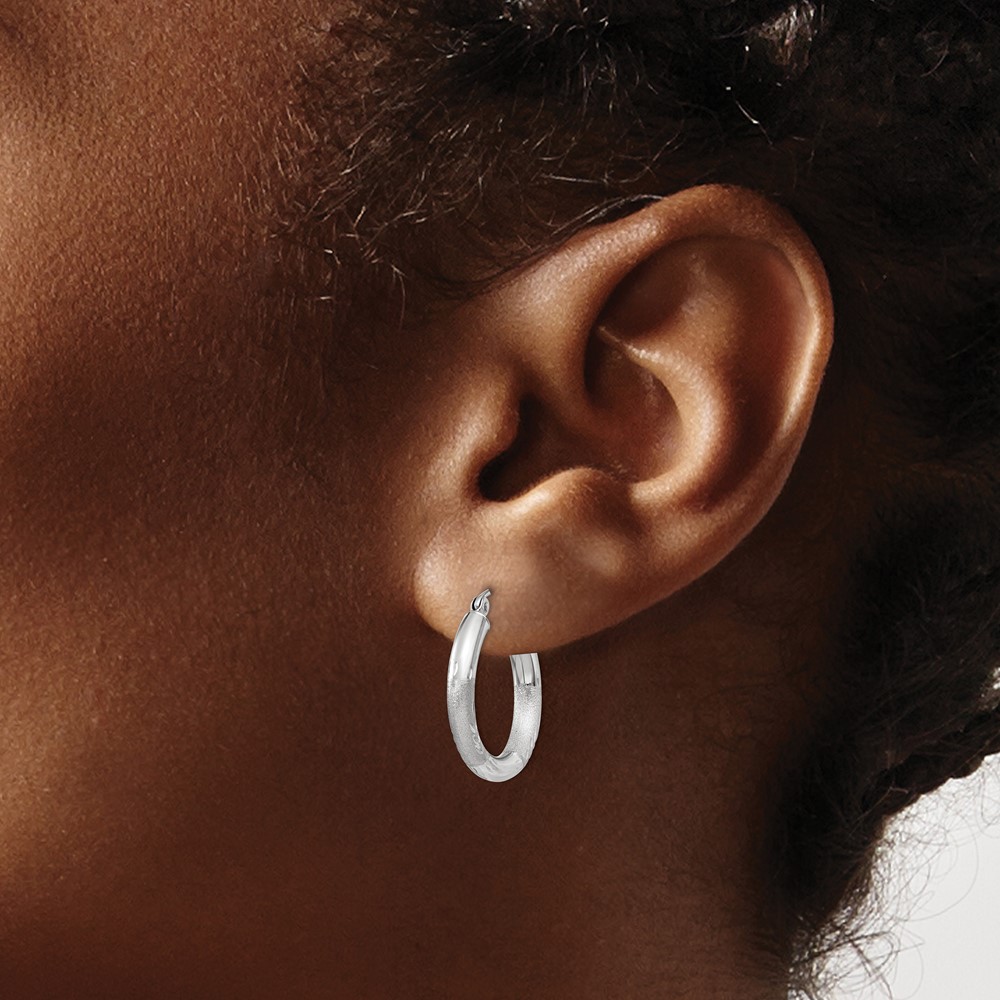 14k White Gold Satin and Diamond-cut 3mm Round Hoop Earrings (TC278)