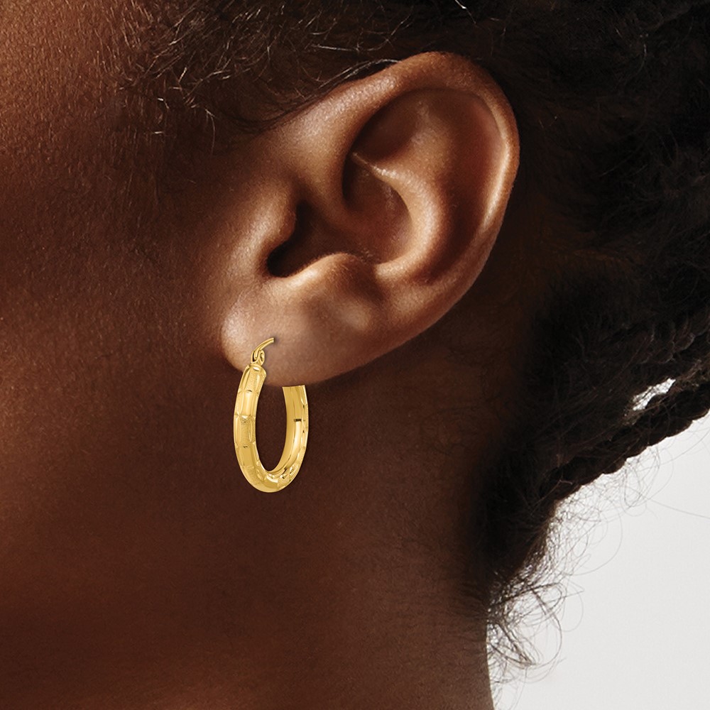14k Polished Satin and Diamond-cut Hoop Earrings (TF1010)