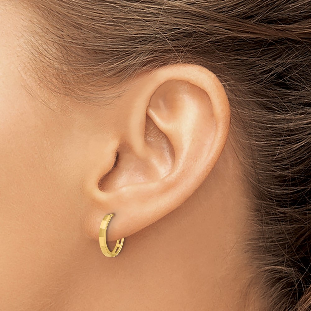 14K Polished and Diamond-cut Hinged Hoop Earrings (TF2297)