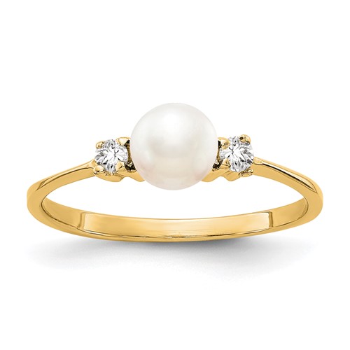 14K 5mm Yellow Gold White Freshwater Cultured Pearl and 1/15 Carat a Diamond Ring