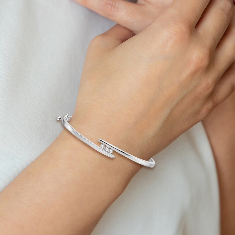 14k White Gold 1/3 carat Lab Grown Diamond VS/SI G+ Complete Bangle Bracelet